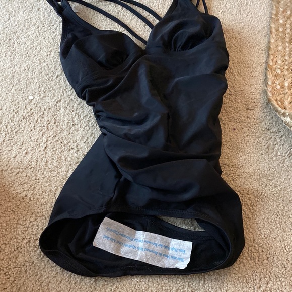 Target Meronaswimsuit - Picture 2 of 4